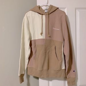 Champion & urban outfitters sweatshirt, Size M